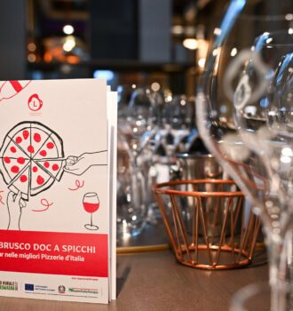 Lambrusco Doc a spicchi. Dry Milano © Francesco_Vignali_Photography